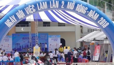 Đang thêm nhiều người người “Xin việc”; Xã hội cần Đại học cung cấp người “Tạo việc”