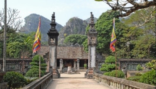 Đại Việt 40 năm từ suy thoái thành hùng cường, Việt Nam 40 năm từ hùng cường thành kém phát triển do  chưa thực sự hội nhập Dân tộc, hội nhập Quốc tế